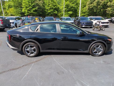 New 2025 Kia K4 FWD image 8