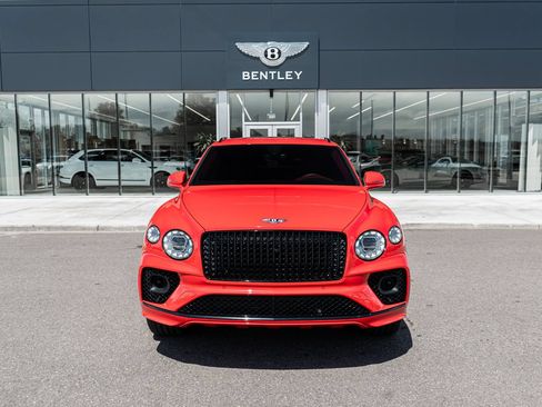 Certified 2023 Bentley Bentayga Extended Wheelbase AWD/4WD image 20
