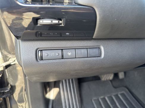 Used 2024 Nissan Pathfinder SV AWD/4WD image 14