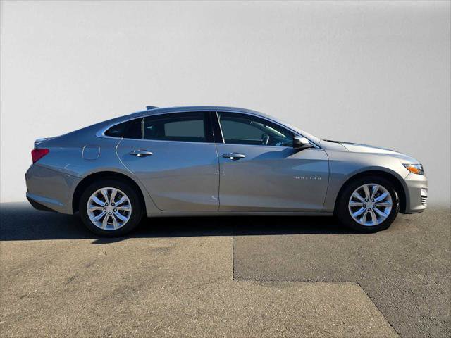 Used 2024 Chevrolet Malibu LT FWD image 2