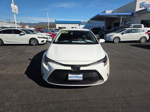 Used 2021 Toyota Corolla LE image 4