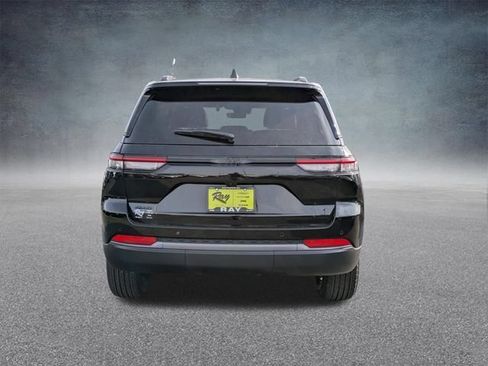 New 2026 Jeep Grand Cherokee Altitude AWD/4WD image 5