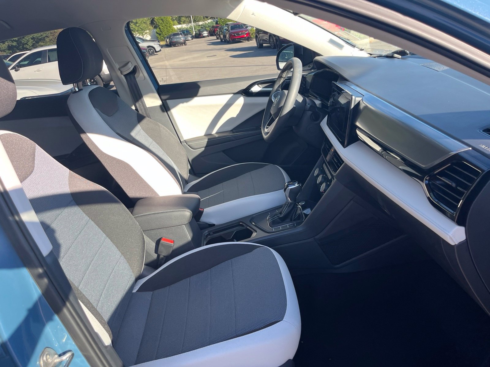 Certified 2025 Volkswagen Taos S FWD image 33