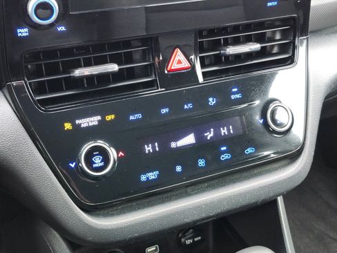 Used 2021 Hyundai Ioniq SE image 22