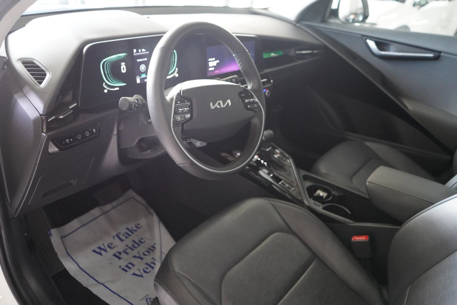 Used 2023 Kia Niro FWD image 6