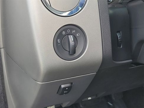 Used 2012 Ford Expedition Limited image 27