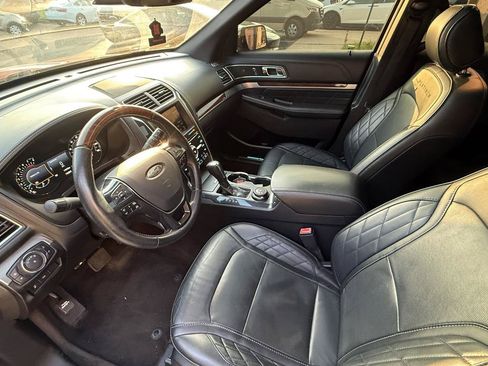 Used 2017 Ford Explorer Platinum AWD/4WD image 9