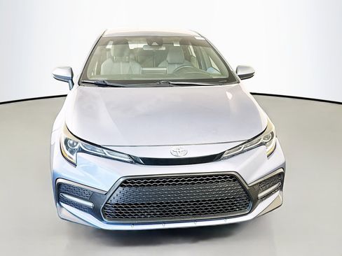 Used 2020 Toyota Corolla SE FWD image 2