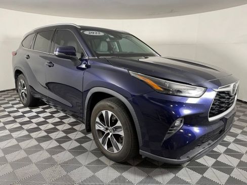 Used 2022 Toyota Highlander XLE FWD image 9