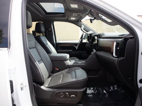 Used 2025 GMC Sierra 2500 Denali w/ Denali Reserve Package AWD/4WD image 13