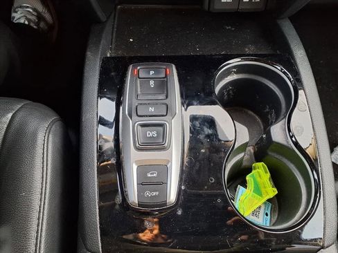 Used 2020 Honda Pilot Touring image 19