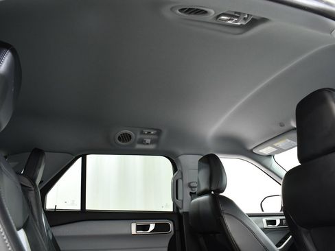 Used 2023 Ford Explorer XLT w/ Equipment Group 202A image 18