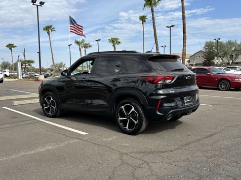 Used 2022 Chevrolet TrailBlazer RS w/ Technology Package FWD image 4