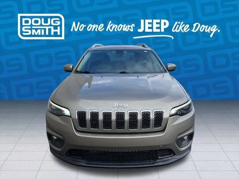 Certified 2019 Jeep Cherokee Latitude Plus w/ Comfort/Convenience Group image 8