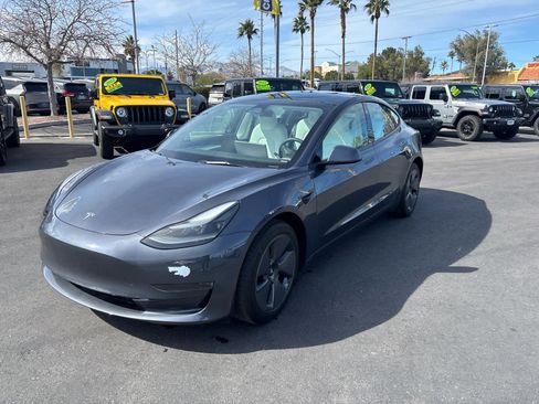 Used 2023 Tesla Model 3 Standard Range image 2