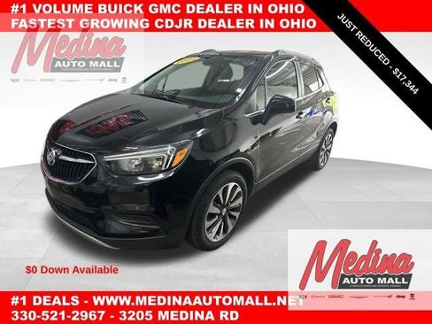Used 2022 Buick Encore Preferred FWD image 1