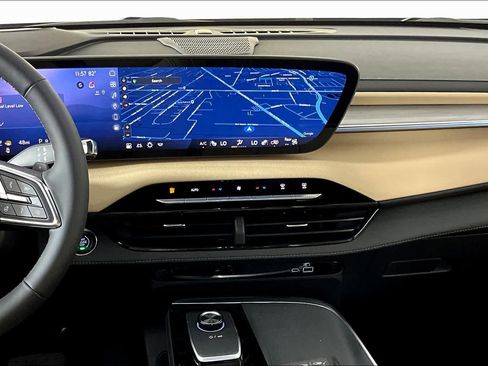 Used 2025 Buick Enclave Preferred image 6