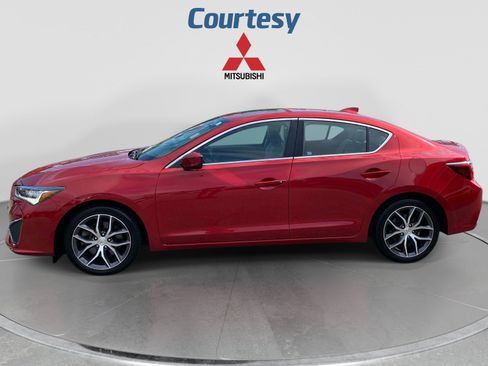 Used 2022 Acura ILX w/ Premium Package FWD image 2