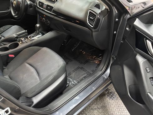 Used 2016 MAZDA MAZDA3 i Sport FWD image 18