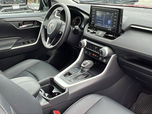 Used 2020 Toyota RAV4 XLE Premium image 11