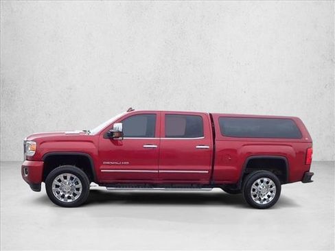 Used 2018 GMC Sierra 2500 Denali w/ Duramax Plus Package AWD/4WD image 2