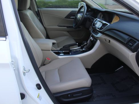 Used 2015 Honda Accord EX-L image 27