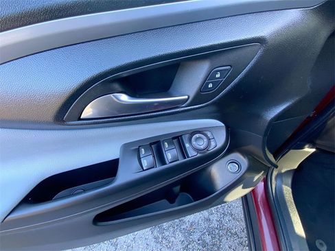 Used 2024 Buick Envista Preferred w/ Convenience II Package image 21