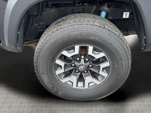 Used 2021 Toyota Tacoma TRD Off-Road image 14