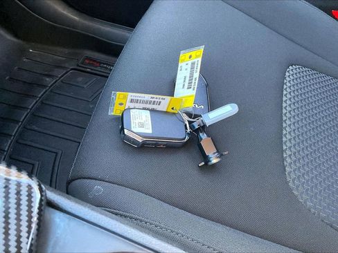 Used 2025 Kia Sportage LX image 29