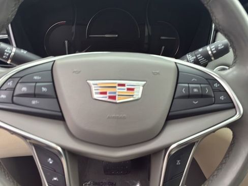 Used 2018 Cadillac XT5 Premium Luxury w/ Driver Assist Package image 12