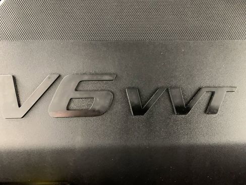 Used 2022 Chevrolet Traverse LT w/ LPO, 'HIT The Road' Package image 42