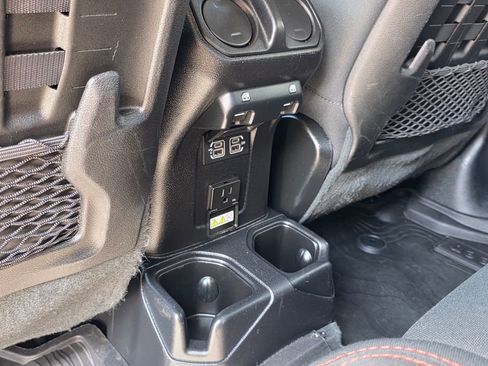 Used 2020 Jeep Gladiator Rubicon AWD/4WD image 33