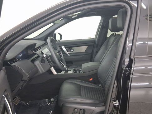 Used 2025 Land Rover Discovery Sport Dynamic SE image 5