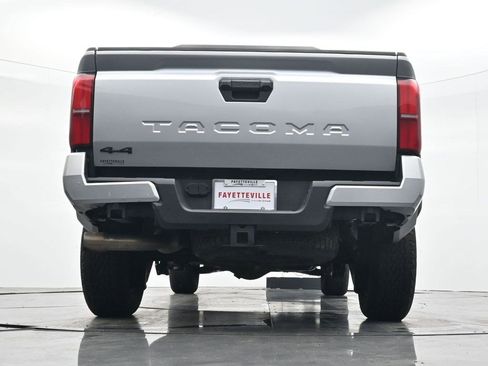 Used 2024 Toyota Tacoma TRD Off-Road image 29