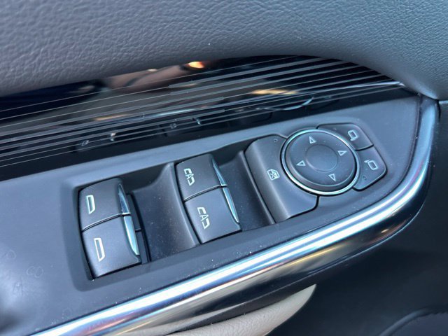 Certified 2024 Cadillac XT4 Luxury w/ Cold Weather Package FWD image 16