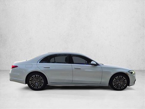 Used 2022 Mercedes-Benz S 500 4MATIC image 4