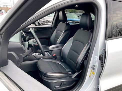 Used 2025 Ford Escape ST-Line Select AWD/4WD image 9