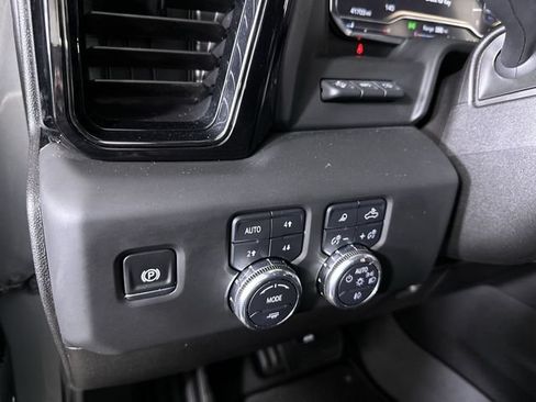 Used 2025 GMC Sierra 2500 AT4X AWD/4WD image 18