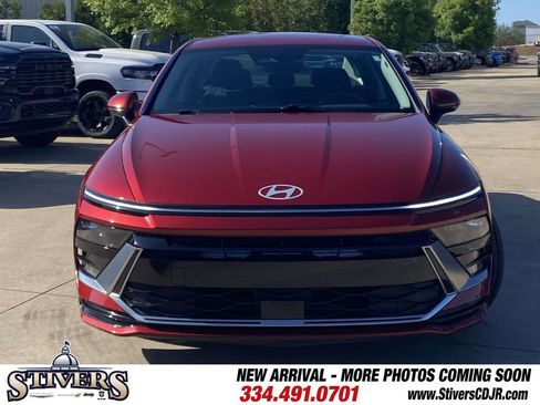 Used 2025 Hyundai Sonata SEL FWD image 2