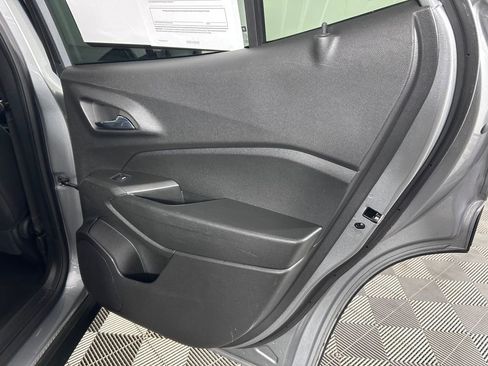 Used 2024 Chevrolet Trax RS w/ Sunroof Package FWD image 14