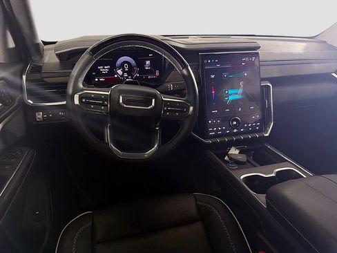 Used 2025 GMC Acadia Denali w/ Super Cruise Package FWD image 26