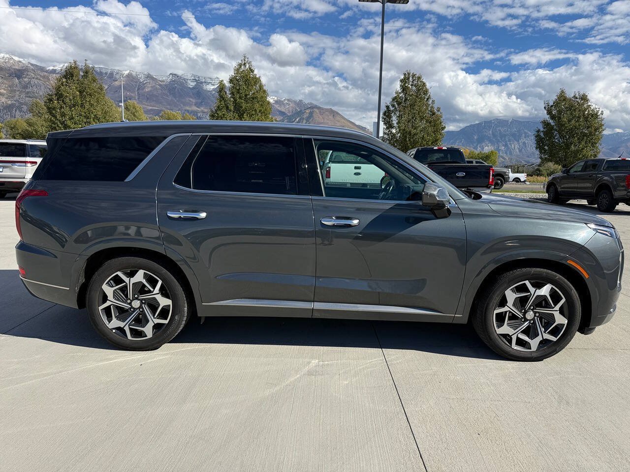 Used 2022 Hyundai Palisade Calligraphy AWD/4WD image 2