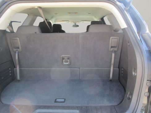 Used 2016 Chevrolet Traverse LT w/ Style and Technology Package FWD image 12