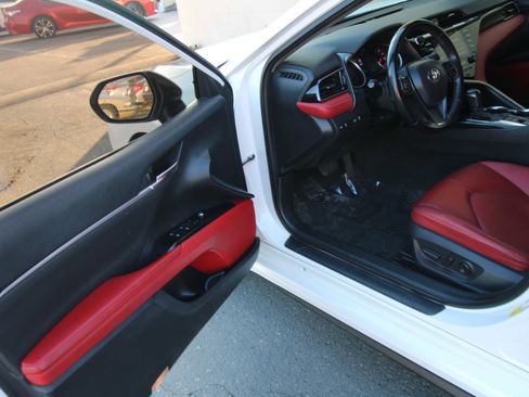 Used 2020 Toyota Camry XSE w/ Blackout Package image 4