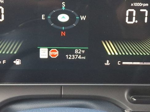 Used 2026 Kia Carnival EX FWD image 21