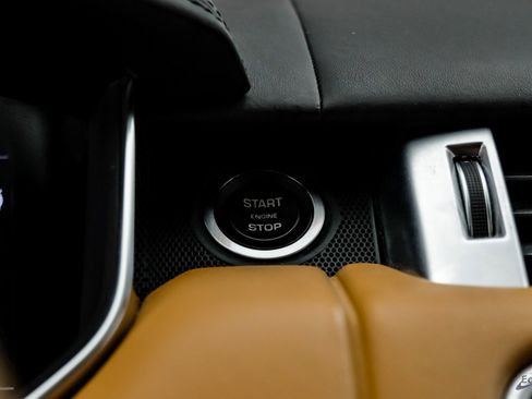 Used 2020 Land Rover Range Rover Sport SVR image 74