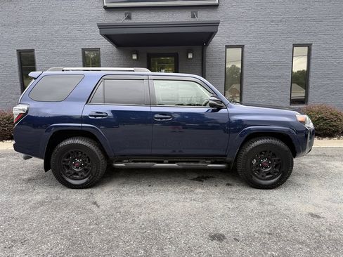 Used 2021 Toyota 4Runner SR5 Premium w/ Moonroof Package AWD/4WD image 4