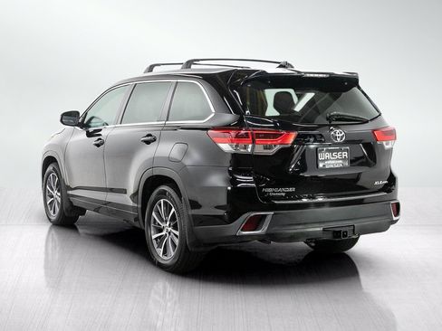 Used 2018 Toyota Highlander AWD V6 image 3