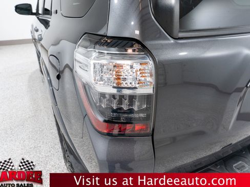 Used 2020 Toyota 4Runner SR5 Premium w/ Moonroof Package image 9