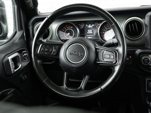 Used 2022 Jeep Gladiator Sport AWD/4WD image 9